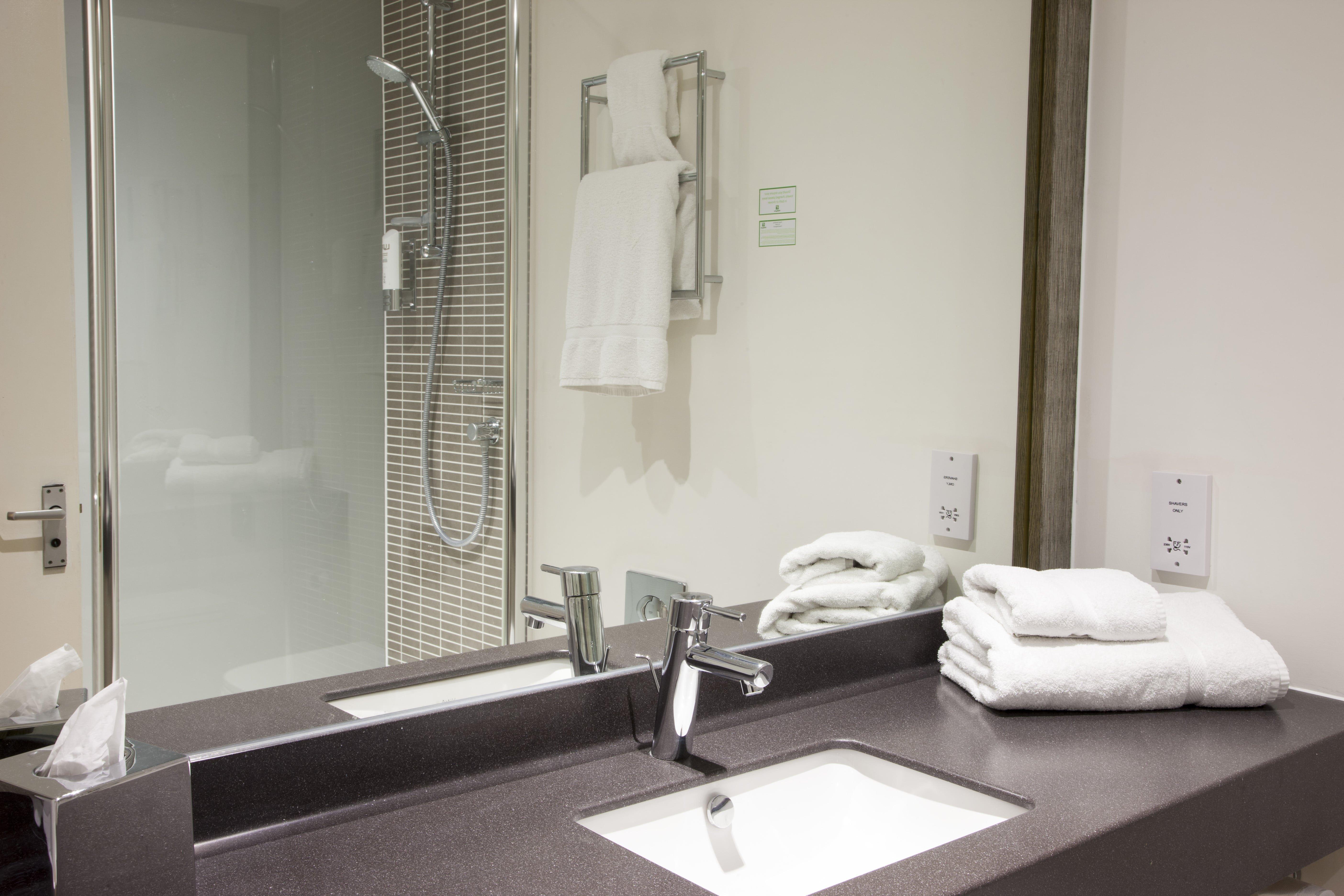 Holiday Inn Colchester By Ihg Dış mekan fotoğraf