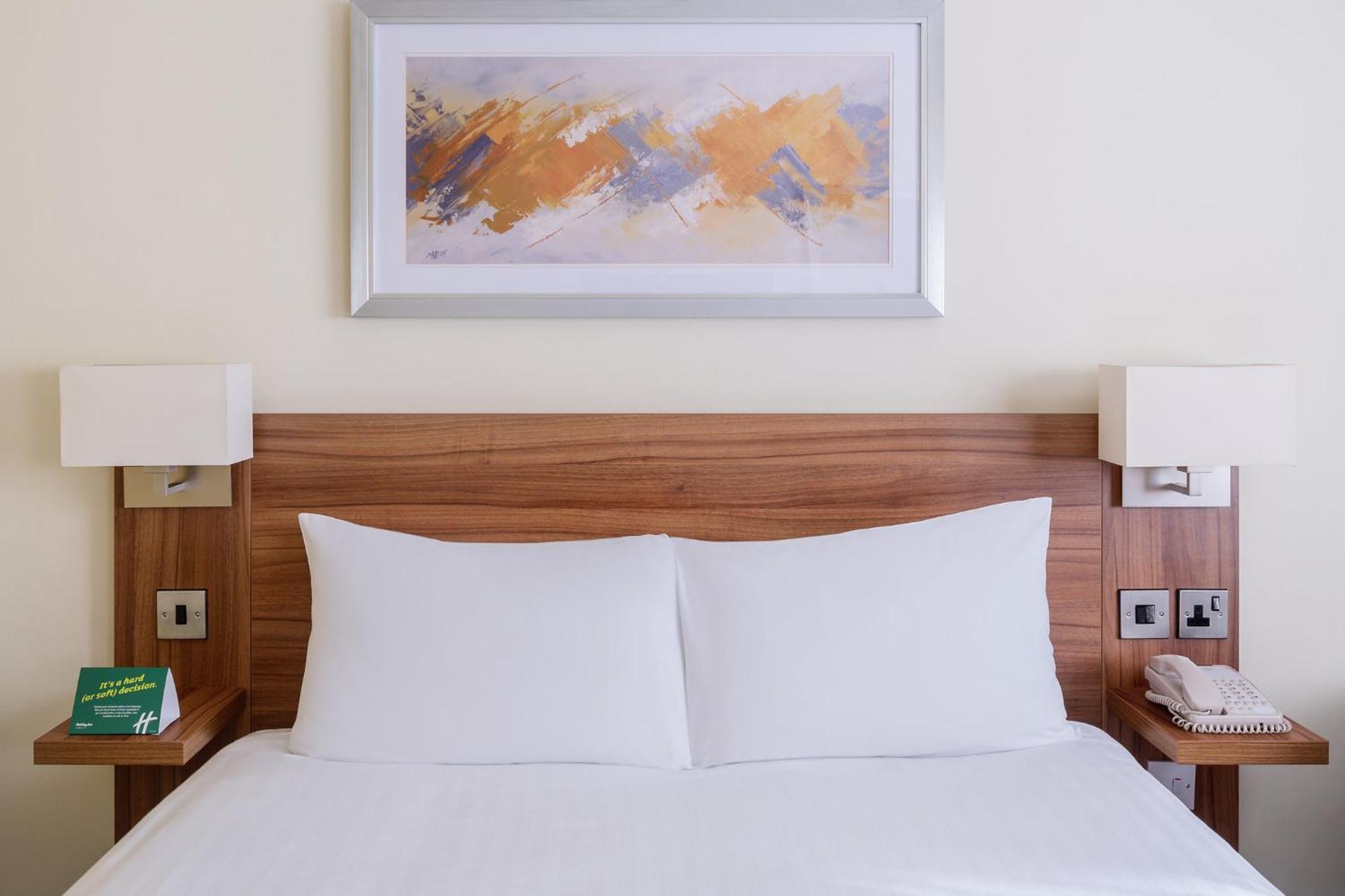 Holiday Inn Colchester By Ihg Dış mekan fotoğraf