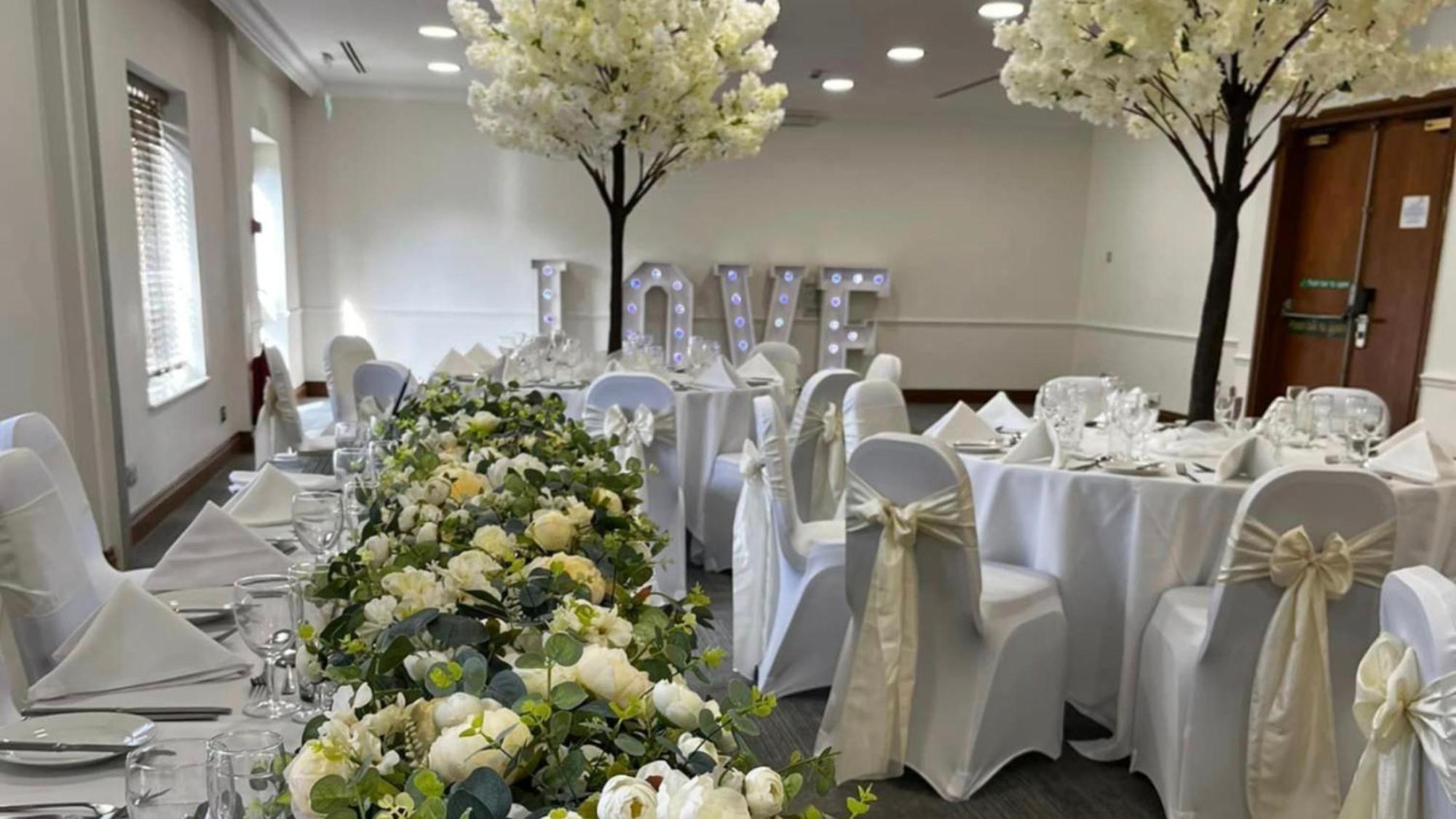 Holiday Inn Colchester By Ihg Dış mekan fotoğraf